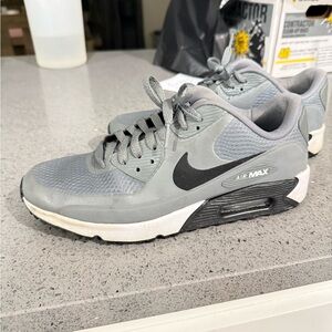 Nike Men’s Golf Air Max Gray and Black Sneakers